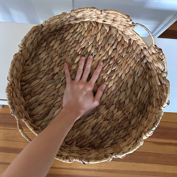 HomeGoods scalloped tray - Picture 2 of 3